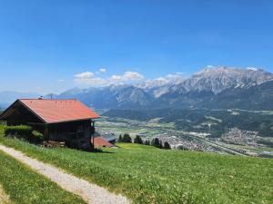 Bergh�tte Inntalblick am Wattenberg ... Bergh�tte Inntalblick am Wattenberg